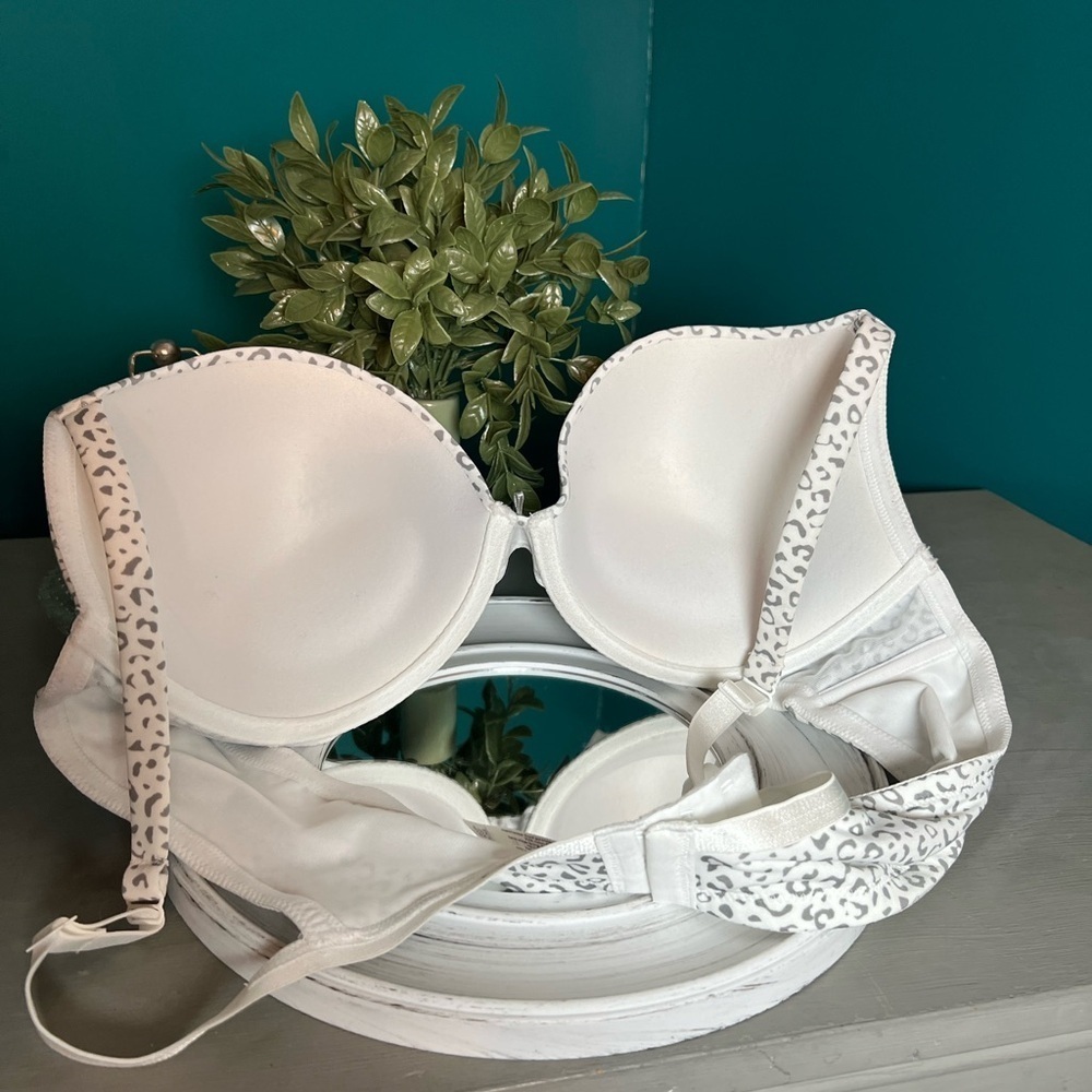 Cacique Gray and White Animal Print Bra - Picture 2 of 3